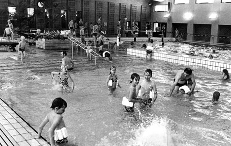 I 1977 fik Solrød svømmehal. Nu kunne man dyrke svømning hele året.