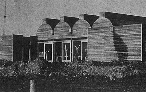 Uglegårdskolen, der blev bygget helt af træ, blev indviet i marts 1973. Den er i dag stor skole med 4 spor.