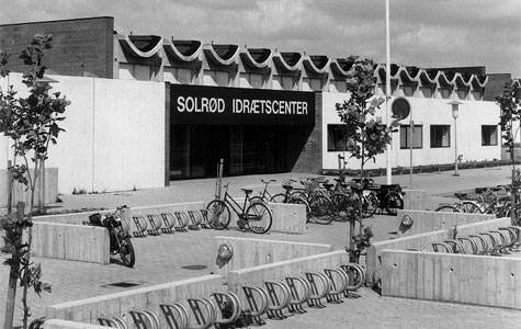 I 1979 stod Solrød Idrætscenter færdigt og klart til at modtage kommunens idrætsfolk, inklusive gymnasielever og elever fra Uglegårdsskolen.