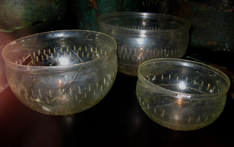 Fintslebne glaskar. Fundet i 1949 under grusgravning.